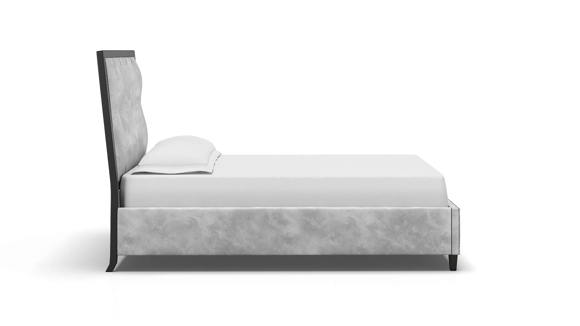 Hugo Terrain Pearl Bed espresso legs 3